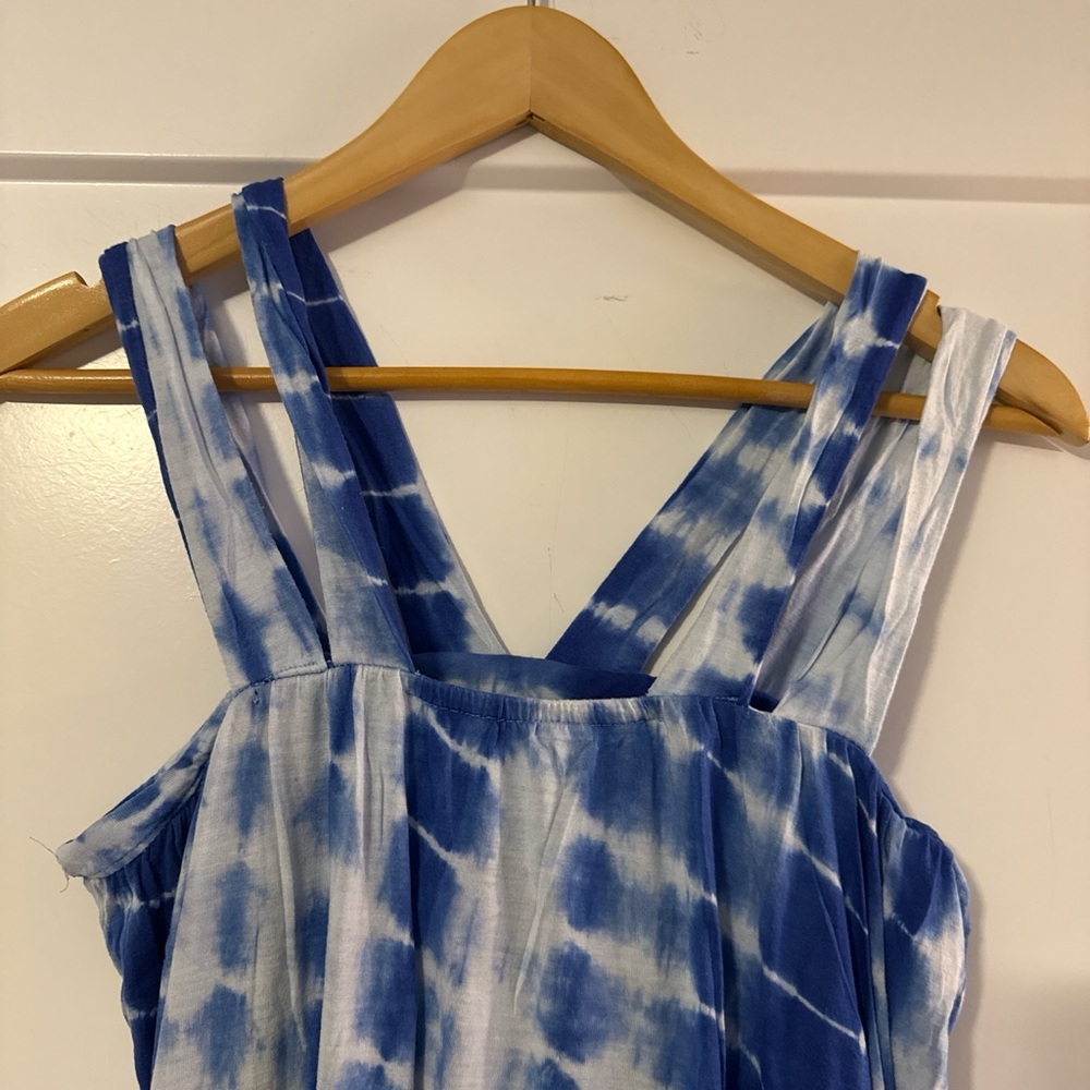 Blue and White Tie-Dye Maxi Dress - Picture 3 of 4